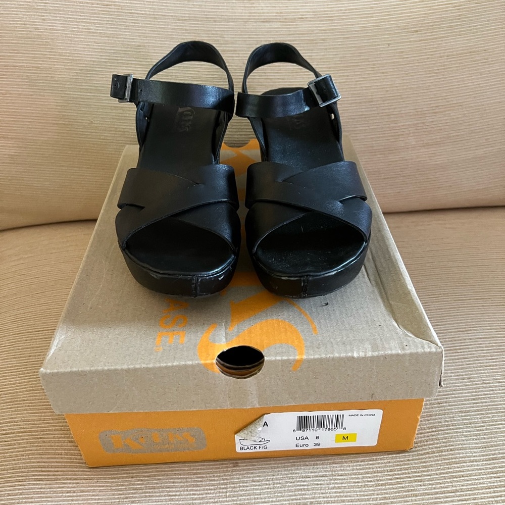 Korks by Kork-Ease black Denica size 8